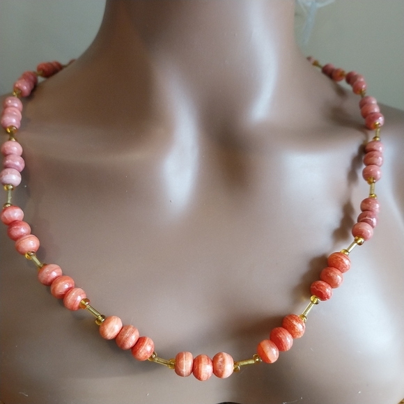 Elegant Argentinian Rhodochrosit Beaded Necklace - Picture 6 of 12